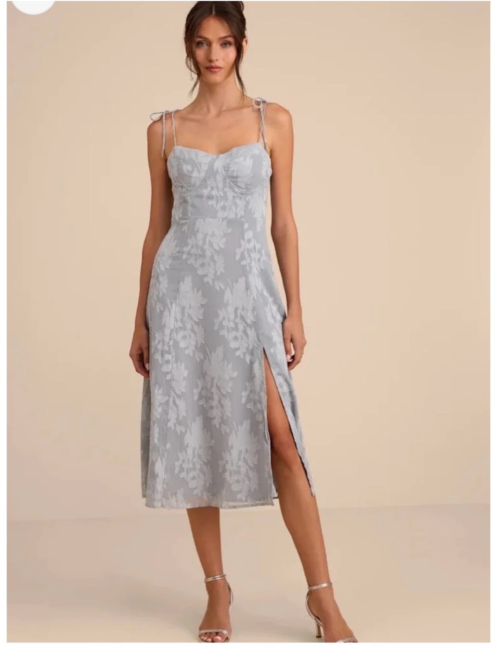 Lulu’s Dusty Blue Floral Jacquard Midi Dress